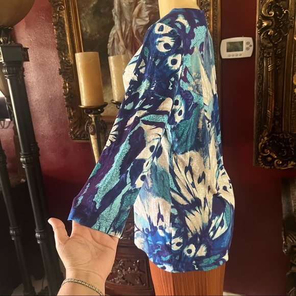 💙♥️💙 BUNDLE 💙 Chico’s blouse 3/4 sleeve and love J blouse short sleeve. - Picture 4 of 16